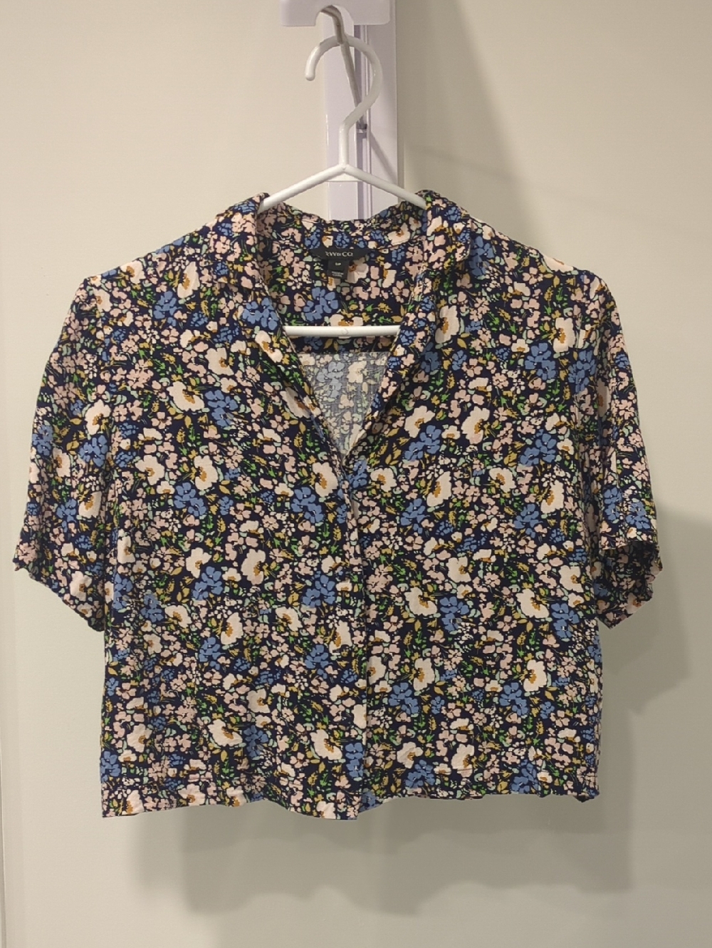 Floral Short Sleeve cropped button up top